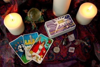 La divination répond à vos questions sentimentales La divination répond à vos questions sentimentales